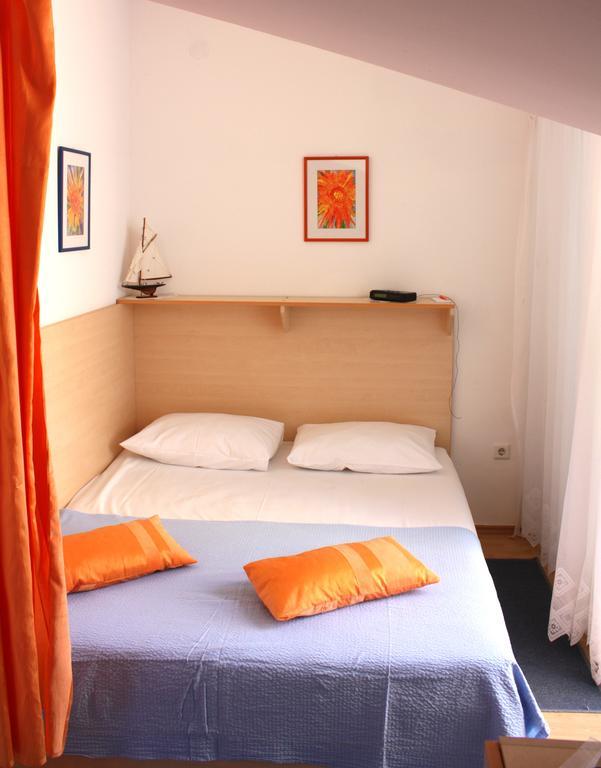 Apartments Tatjana Pag Bilik gambar