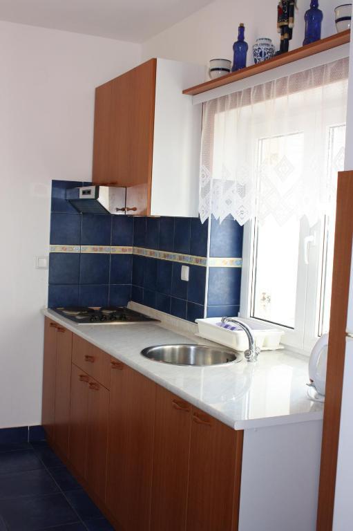 Apartments Tatjana Pag Bilik gambar