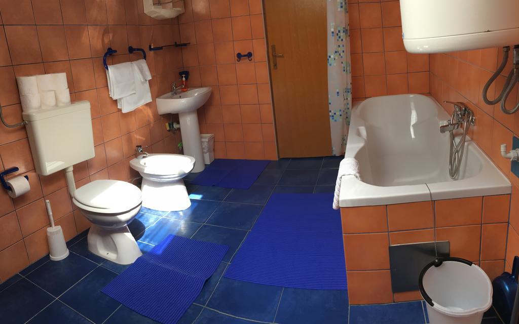 Apartments Tatjana Pag Bilik gambar